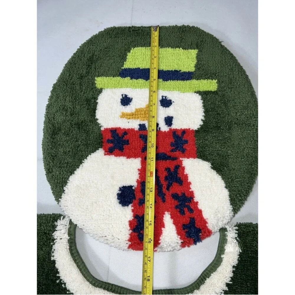 NWT Wondershop Green and White Snowman Bath Mat